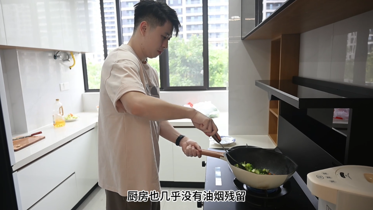 【冠军家的新厨房】一个月深度体验:席岳峰为何钟情板川KD1X? 【冠军家的新厨房】一个月深度体验:席岳峰为何钟情板川KD1X?